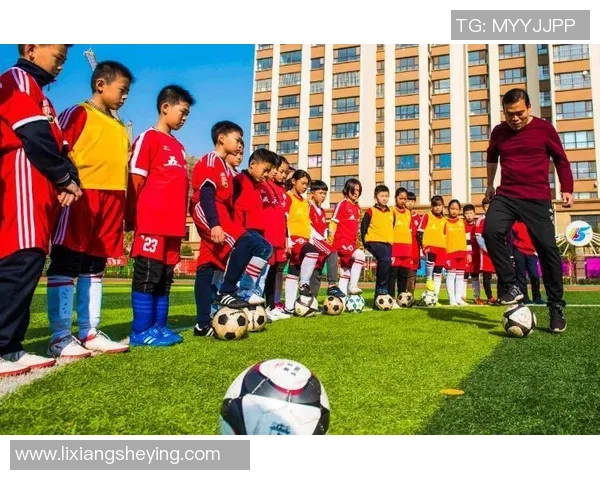 超值足球明星卡让你轻松拥有偶像的珍藏品与无限乐趣