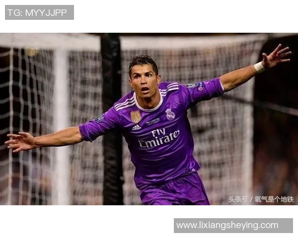 躺冠时代的足球明星们如何在赛场外赢得荣耀与财富